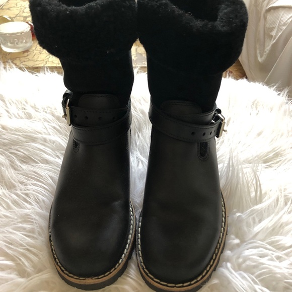 ROOTS MADE IN CANADA SHERPA ROLLOVER BOOTS  FIT SMALL size 7/6.5 - Picture 1 of 6